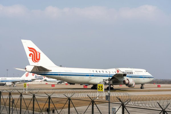 Quels sont les avantages de louer une maison de vacances en Grèce avec des cours de danse traditionnelle et des visites de sites archéologiques?